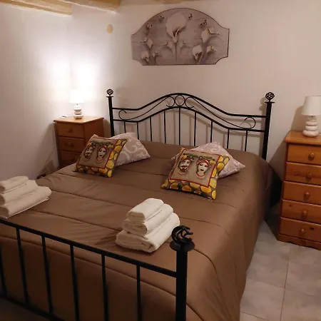 Apartment Dimora Santa Lucia 3.0 *